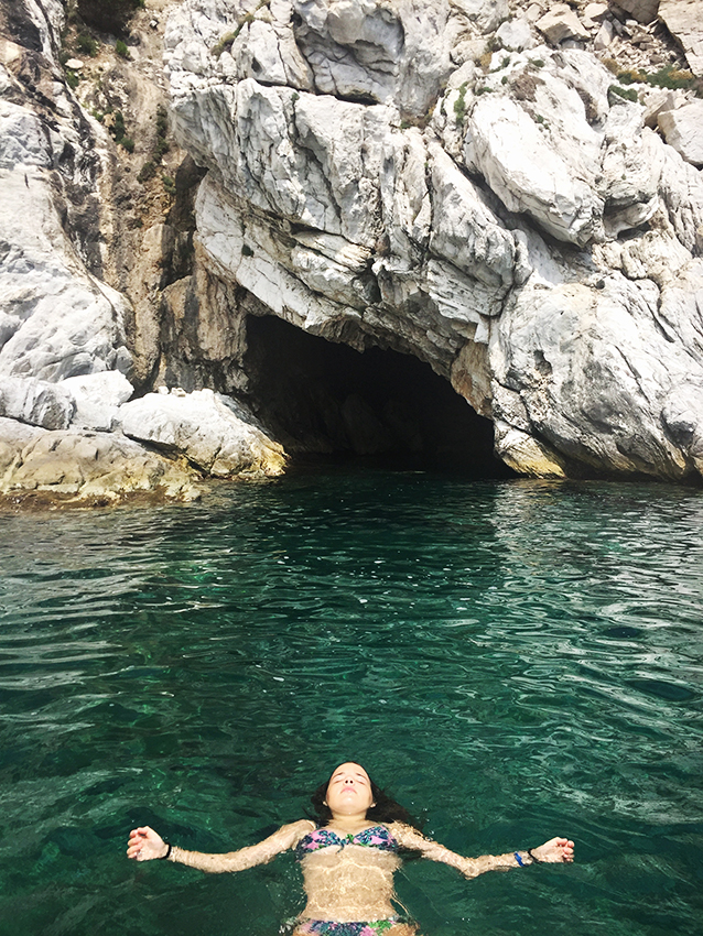 grotta azzurra spiaggia di Cavoli
