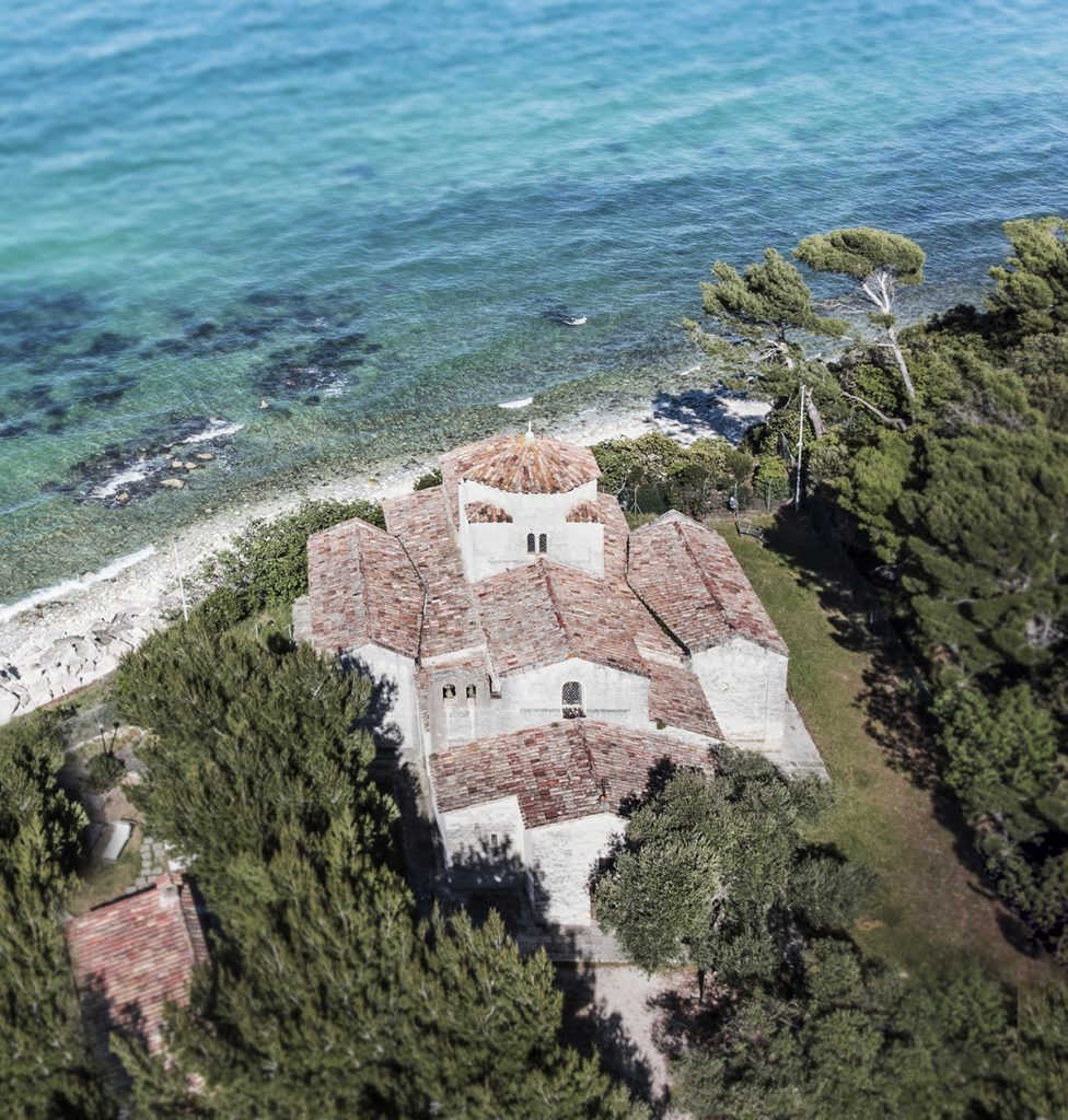 baia di portonovo chiesa Santa Maria