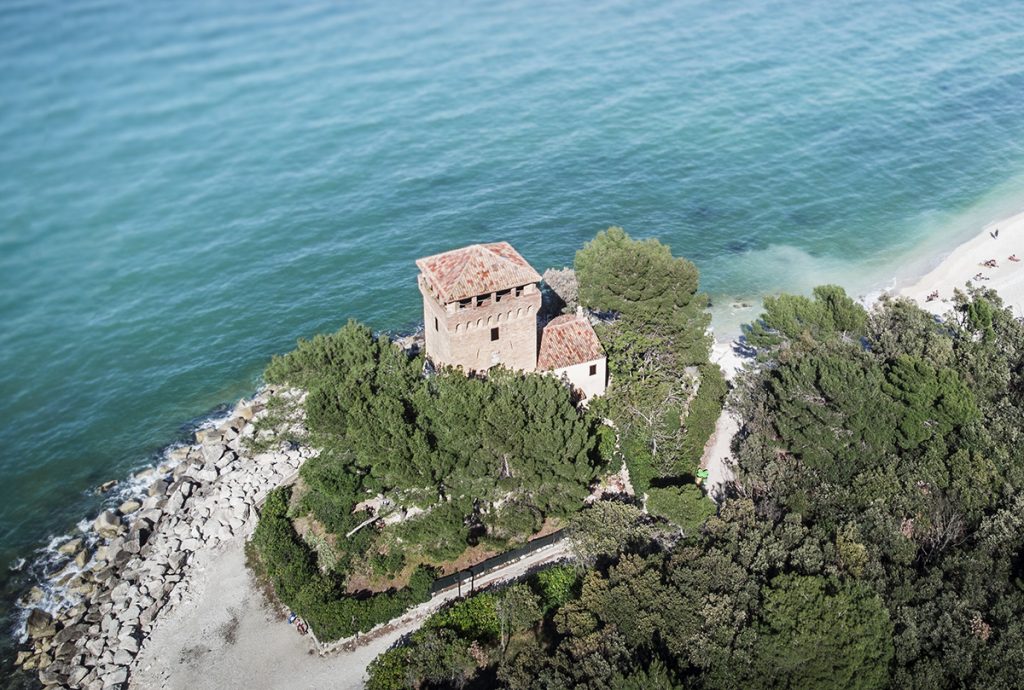 baia di portonovo torre de bosis